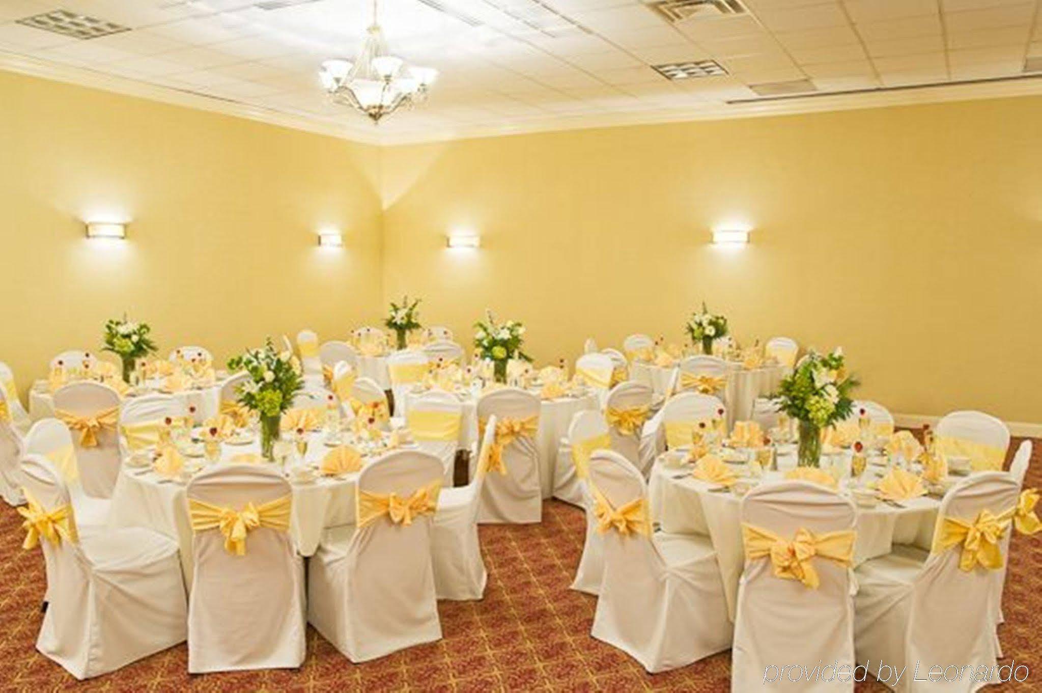 Holiday Inn Boston - Dedham Hotel & Conference Center By Ihg Exterior photo