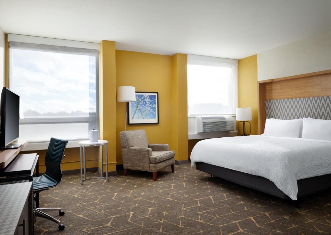 Holiday Inn Boston - Dedham Hotel & Conference Center By Ihg Exterior photo