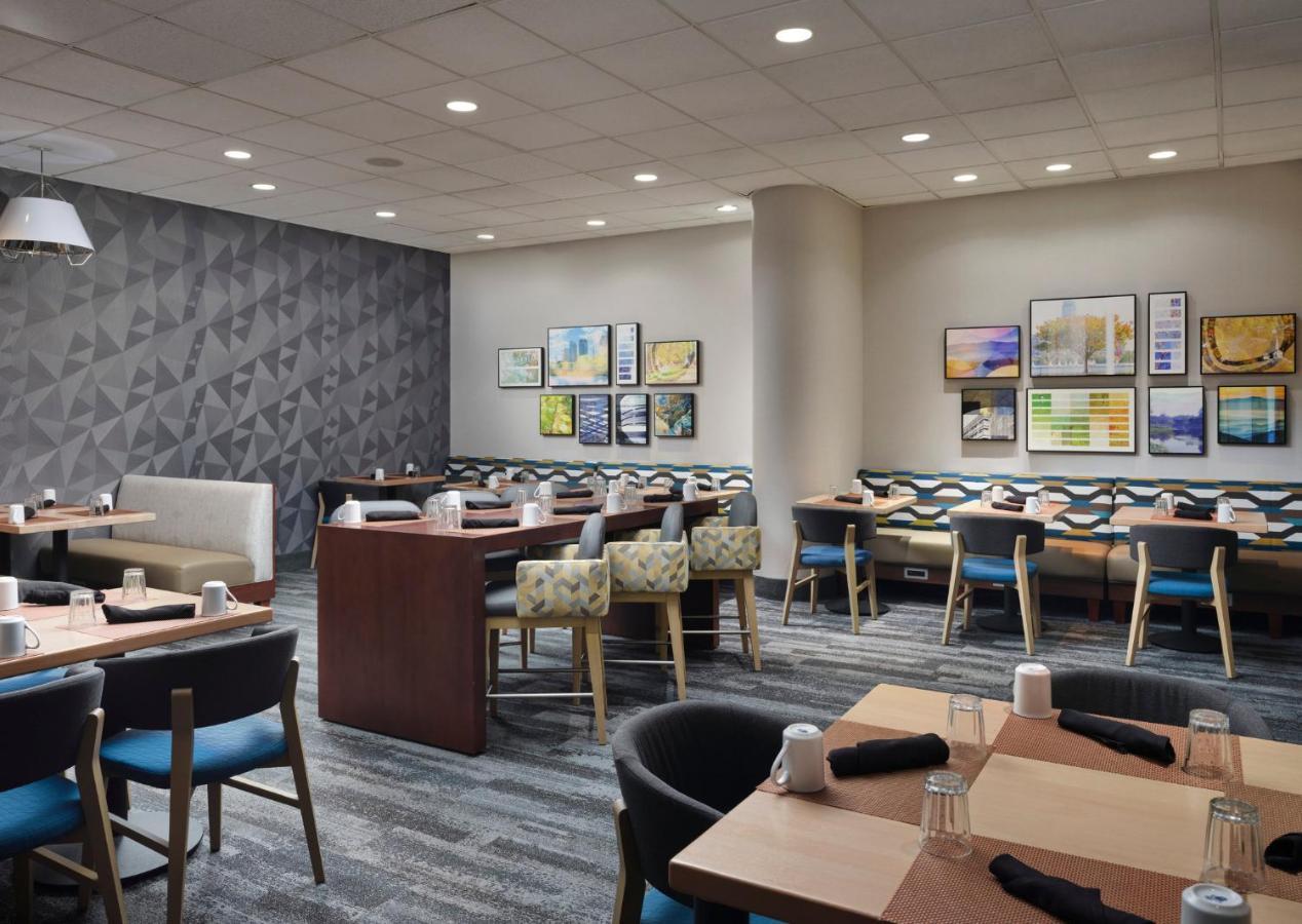 Holiday Inn Boston - Dedham Hotel & Conference Center By Ihg Exterior photo