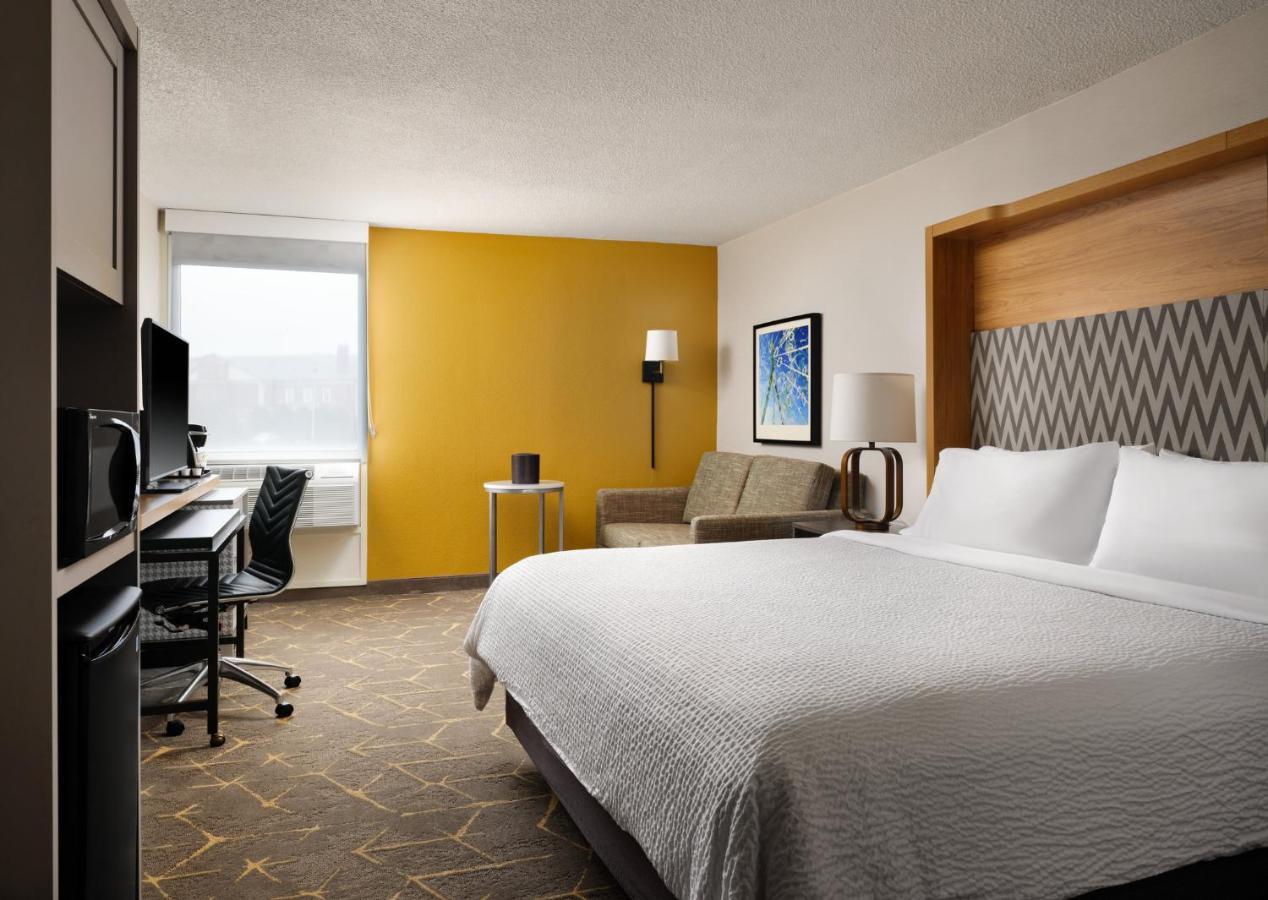 Holiday Inn Boston - Dedham Hotel & Conference Center By Ihg Exterior photo