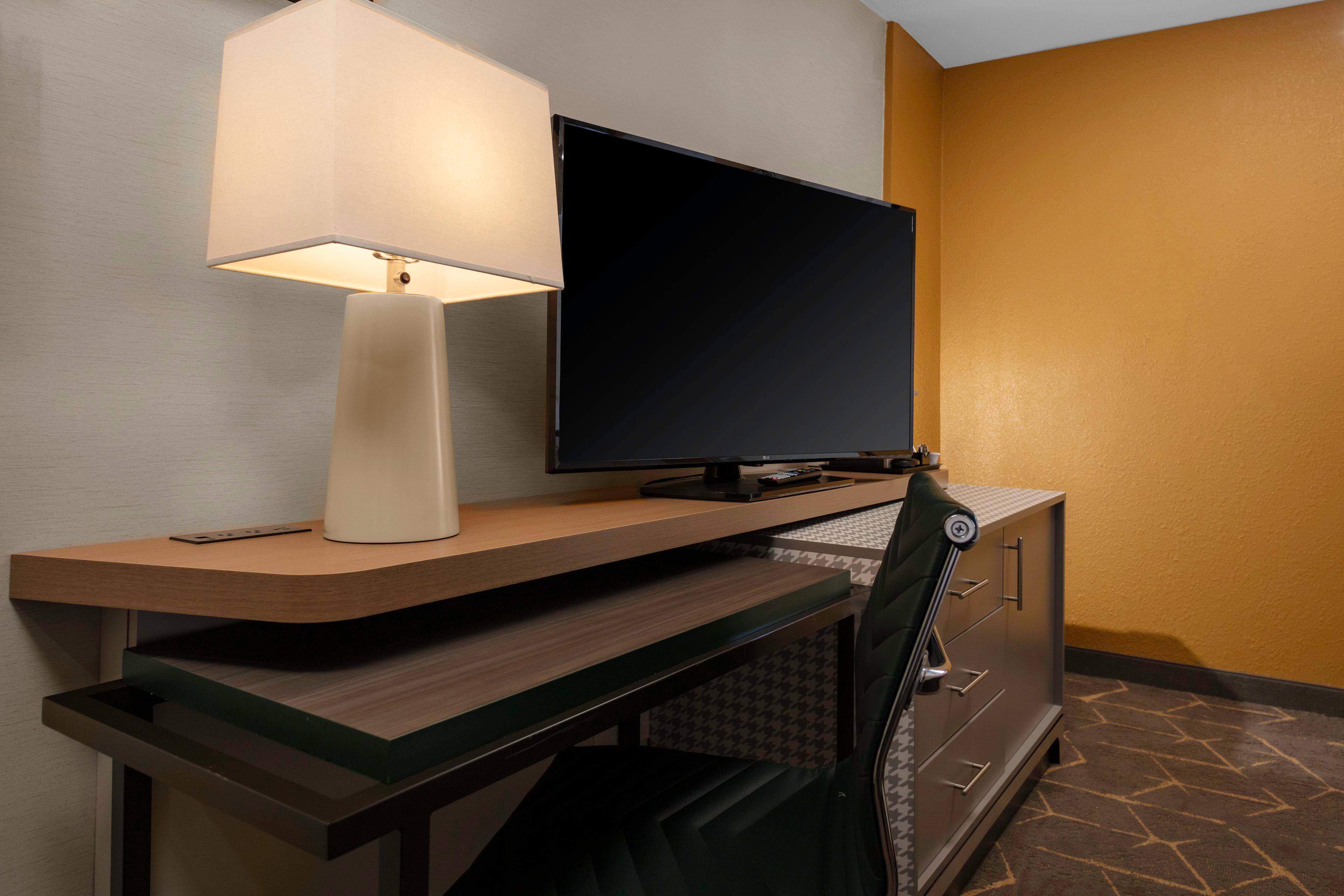 Holiday Inn Boston - Dedham Hotel & Conference Center By Ihg Exterior photo